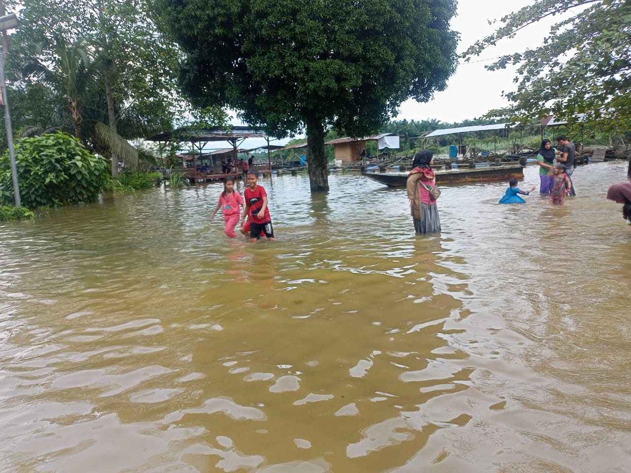 Dilanda Banjir Begini Kondisi Desa Sendayan Saat Ini