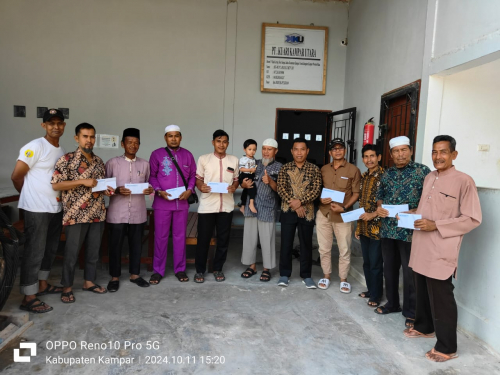 Peduli Masyarakat, PT KKU Salurkan CSR ke Warga Sekitar