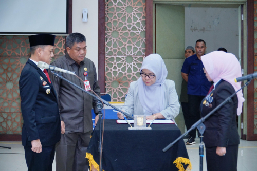 Pj Bupati Hambali Lantik Ramlah  Jadi  Pj Sekda Kampar