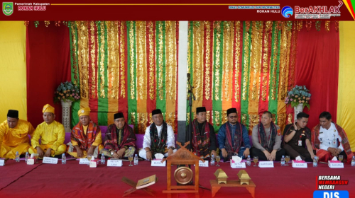 Kompak Lestarikan Budaya, Bupati dan Wabup Rohul Hadiri Tradisi Mandai Ulu Taon yang ke-500