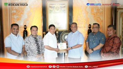 Silaturahmi Pemimpin: Pertama Kali dalam Sejarah, Bupati dan Wakil Bupati Rohul Anjangsana ke Para Pemimpin Terdahulu