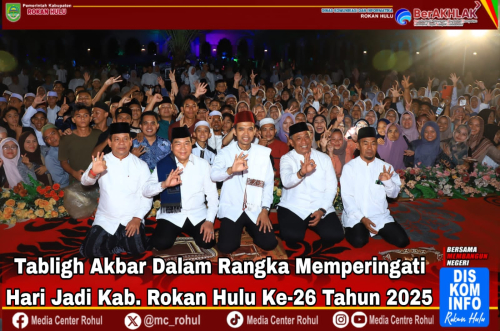 Guyuran Hujan Tak Surutkan Semangat Ribuan Warga Hadiri Tabligh Akbar HUT Rohul ke-26