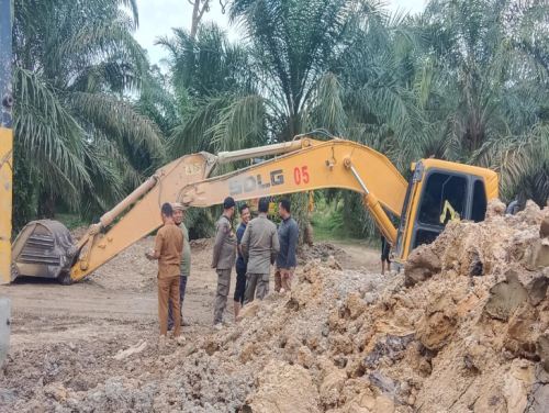 Satpol PP Kampar Tinjau Tambang Galian C di Desa Empat Balai