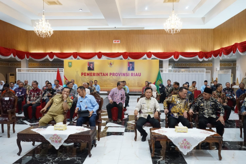 Bupati Asmar Hadiri Penyerahan Laporan BPKP di Pekanbaru, IPM dan Kekurangan Tenaga Kesehatan Meranti Jadi Sorotan