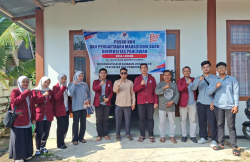 Mahasiswa KKN Universitas Pahlawan Bantu Pemdes Lereng Siapkan Perayaan HUT RI ke-81