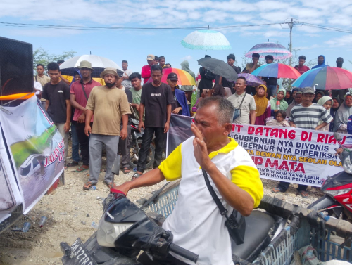 Ribuan Warga Gelar Aksi Damai Tuntut Perbaikan Jalan Sontang-Duri