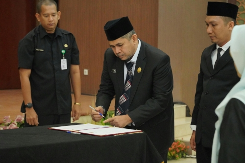 Misharti Lantik 17 Pejabat, Perkuat Birokrasi Kampar
