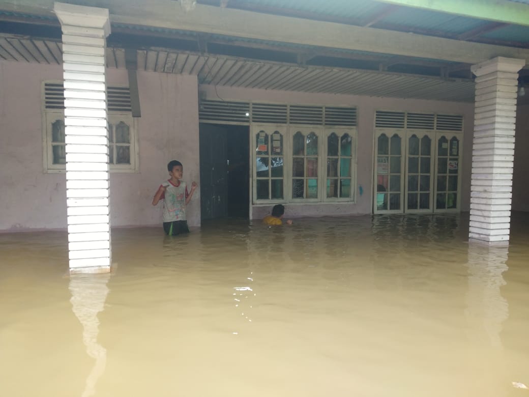 300 Rumah Warga Desa Sendayan Terendam Banjir