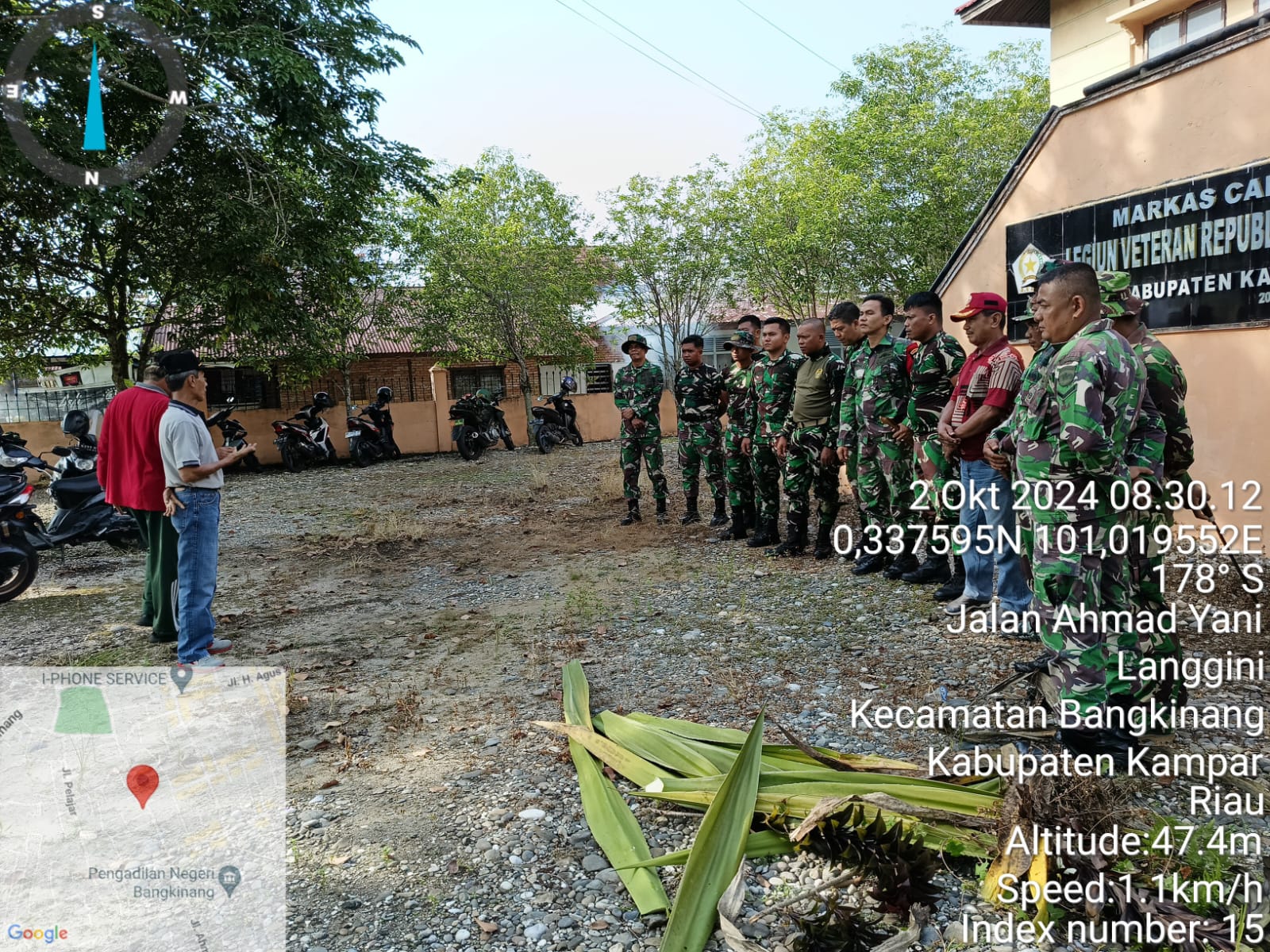 Kodim 0313/KPR Bersihkan Markas Veteran dalam Rangka HUT ke-79 TNI