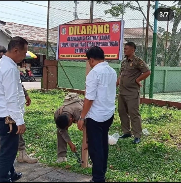 Satpol PP Kampar Tegas! Larang Pedagang Kuasai Trotoar di Kota Bangkinang