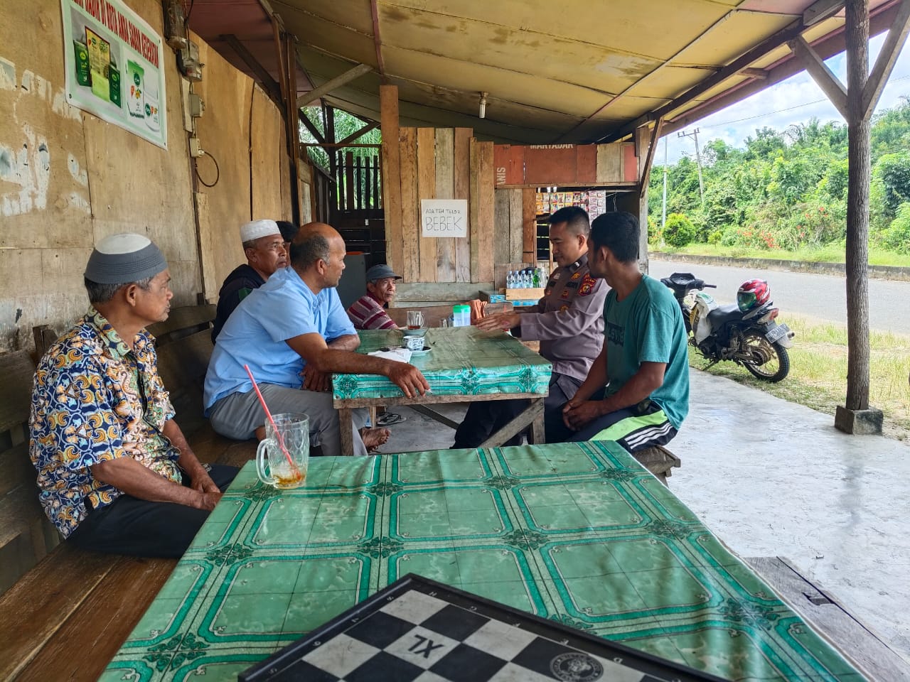 Ciptakan Situasi Kamtibmas yang Aman dan Kondusif, Polsek Rambah Gelar Jumat Curhat Bersama Masyarakat