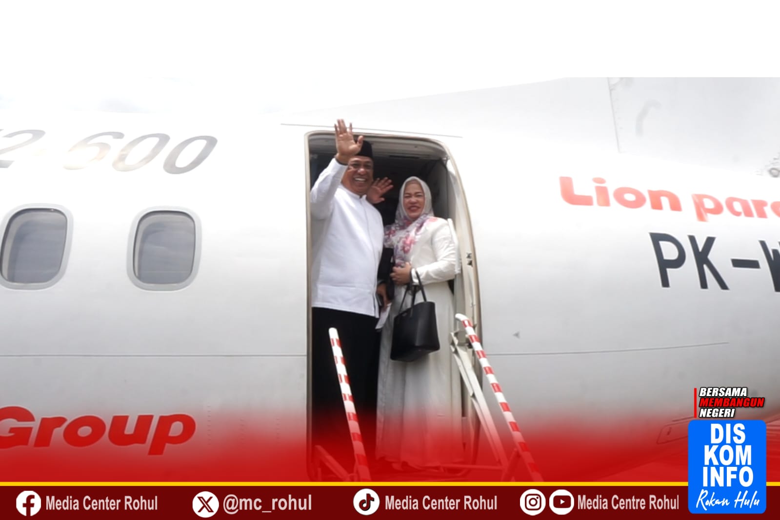Bupati Anton Dampingi Penerbangan Kedua JCH Rohul Menuju Batam