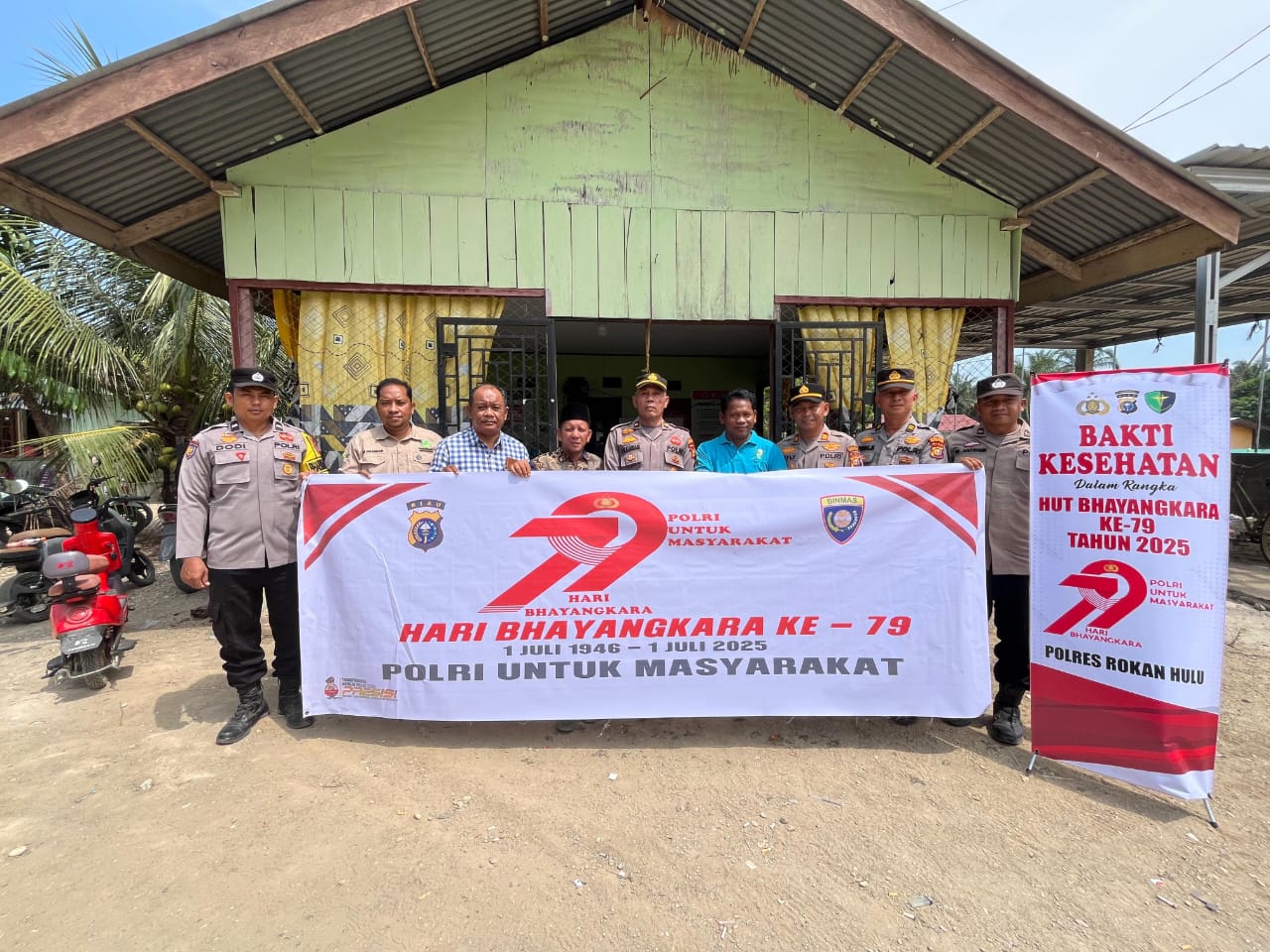 Polres Rohul Salurkan Bansos dan Layanan Kesehatan ke Dusun Terpencil Lewat Program JALUR Kapolda Riau
