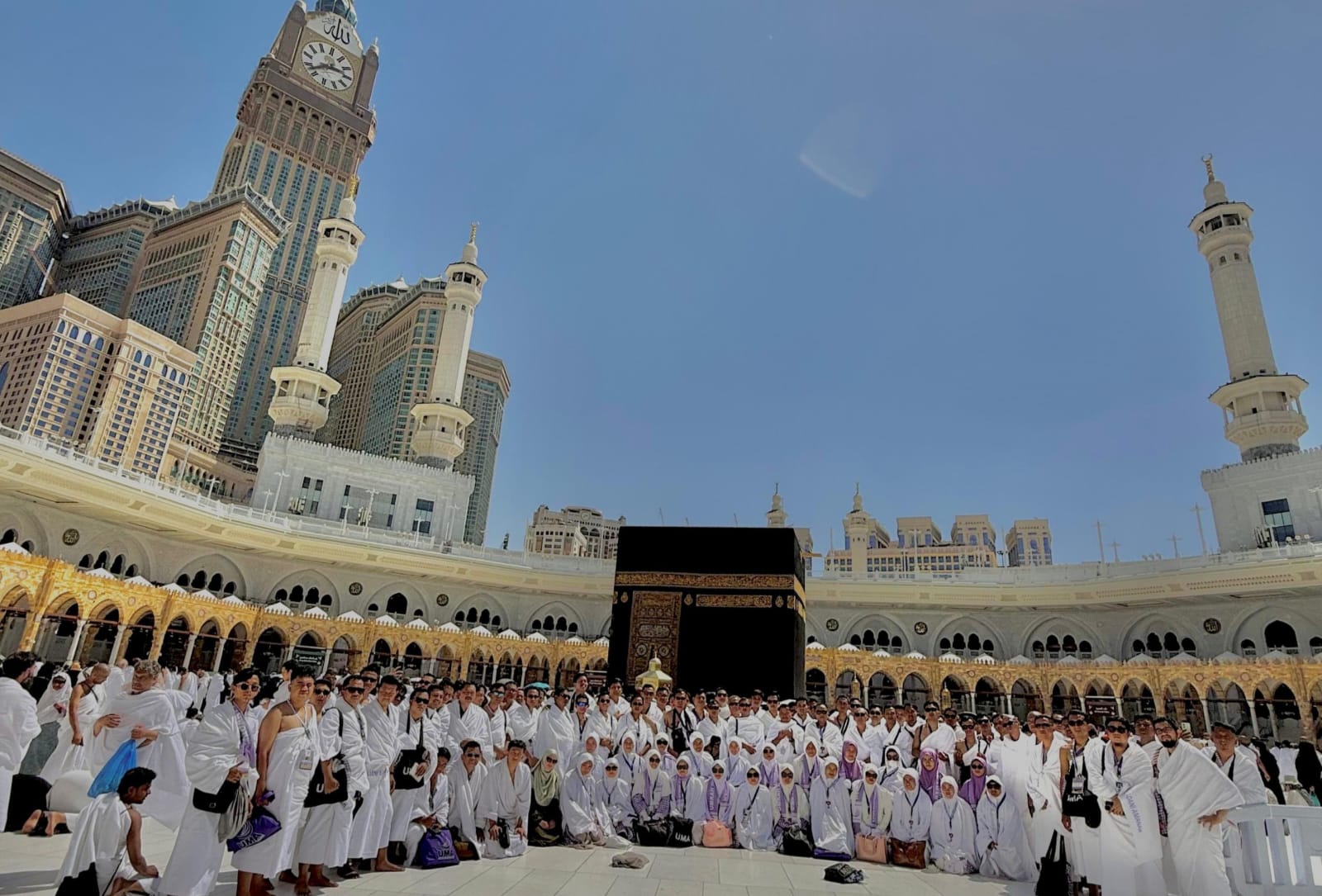 Dedikasi Berbuah Manis, Karyawan Alfamart Rokan Hulu Raih Hadiah Umrah ke Tanah Suci