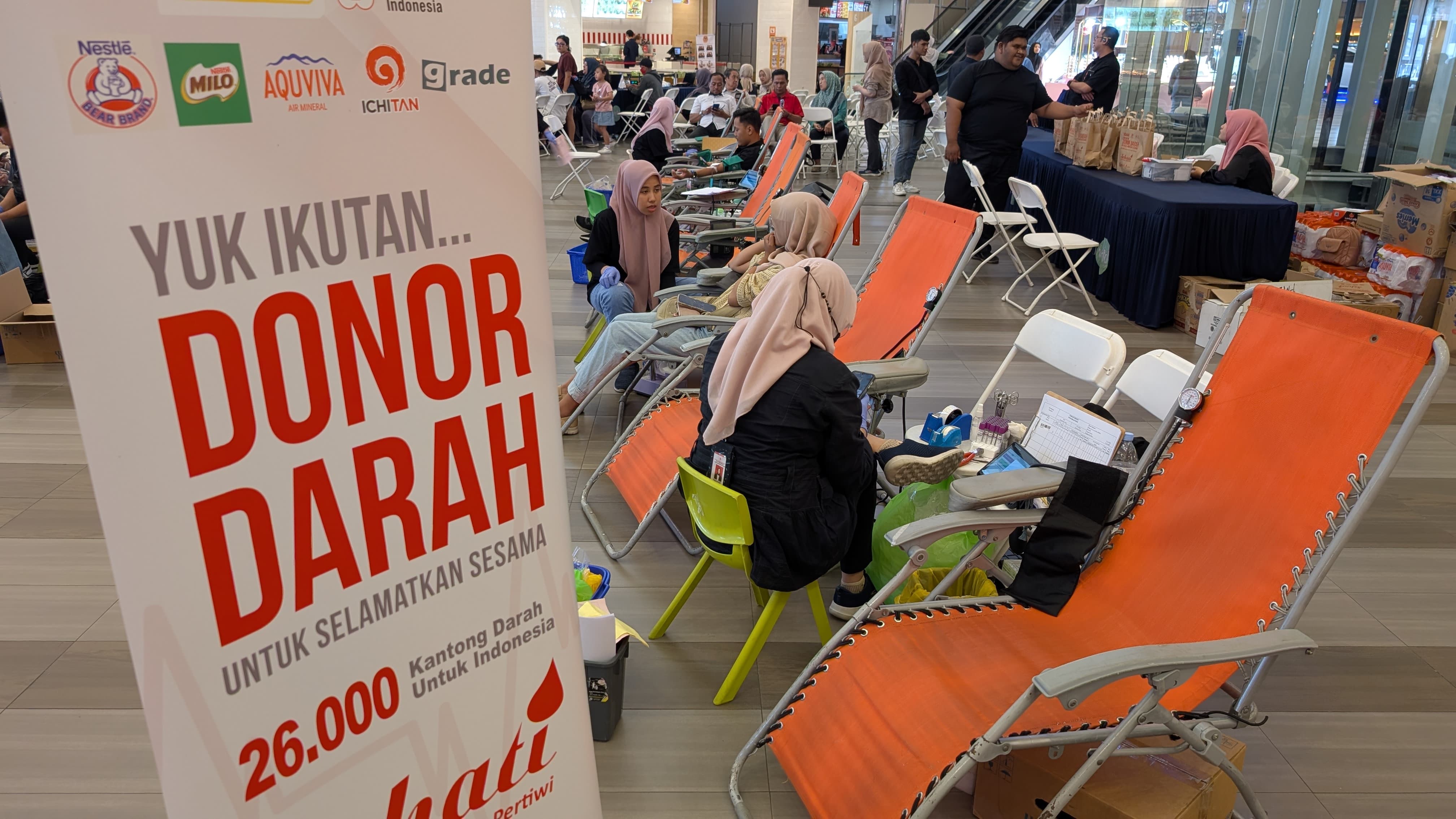 HUT ke'26, Alfamart Galang 26.000 Kantong Darah Bersama PMI