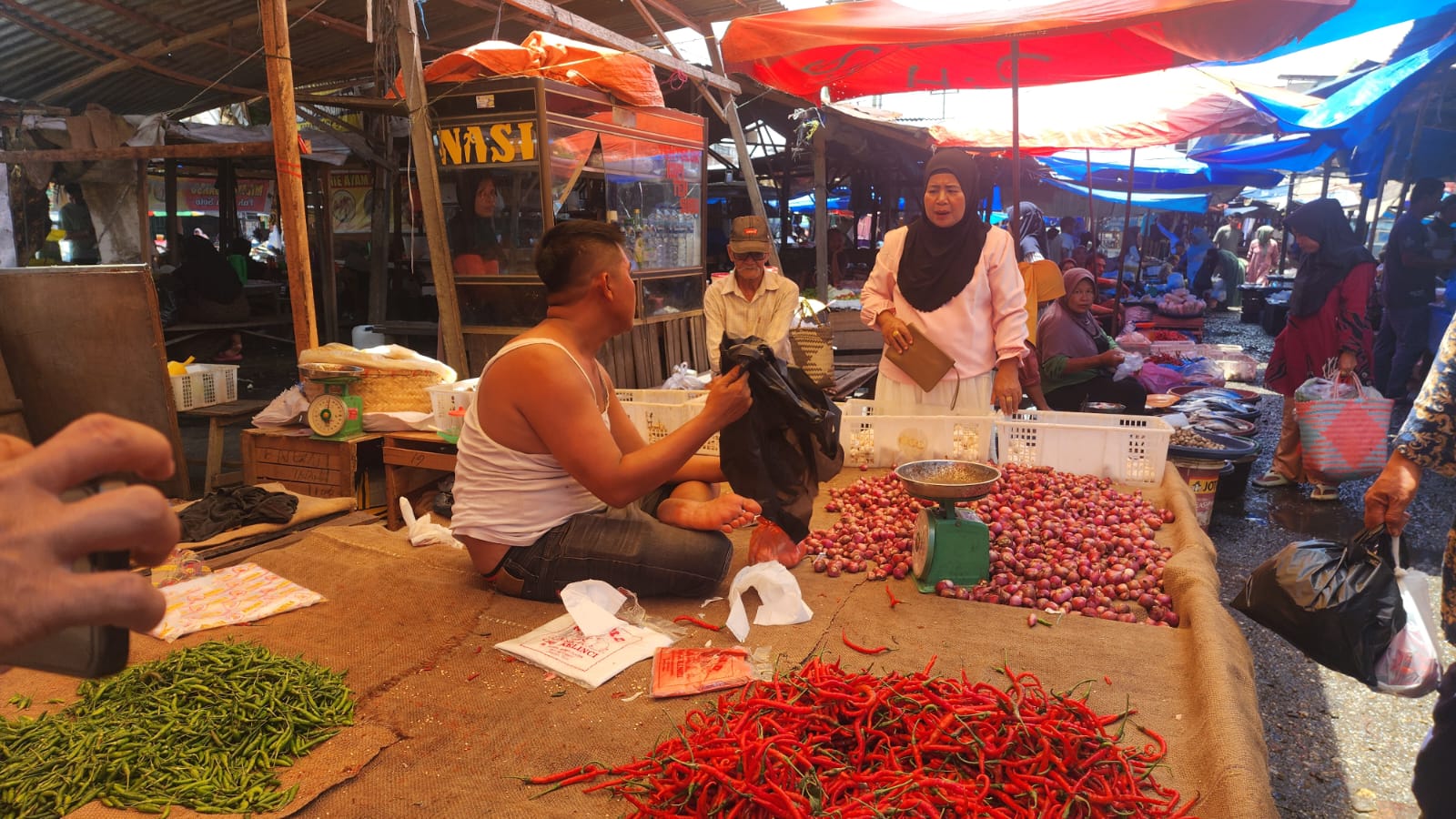 Harga Cabai Merah Tembus 120 Ribu per Kilogram,Pemkab Kampar Turun Tangan Gelar Pasar Murah