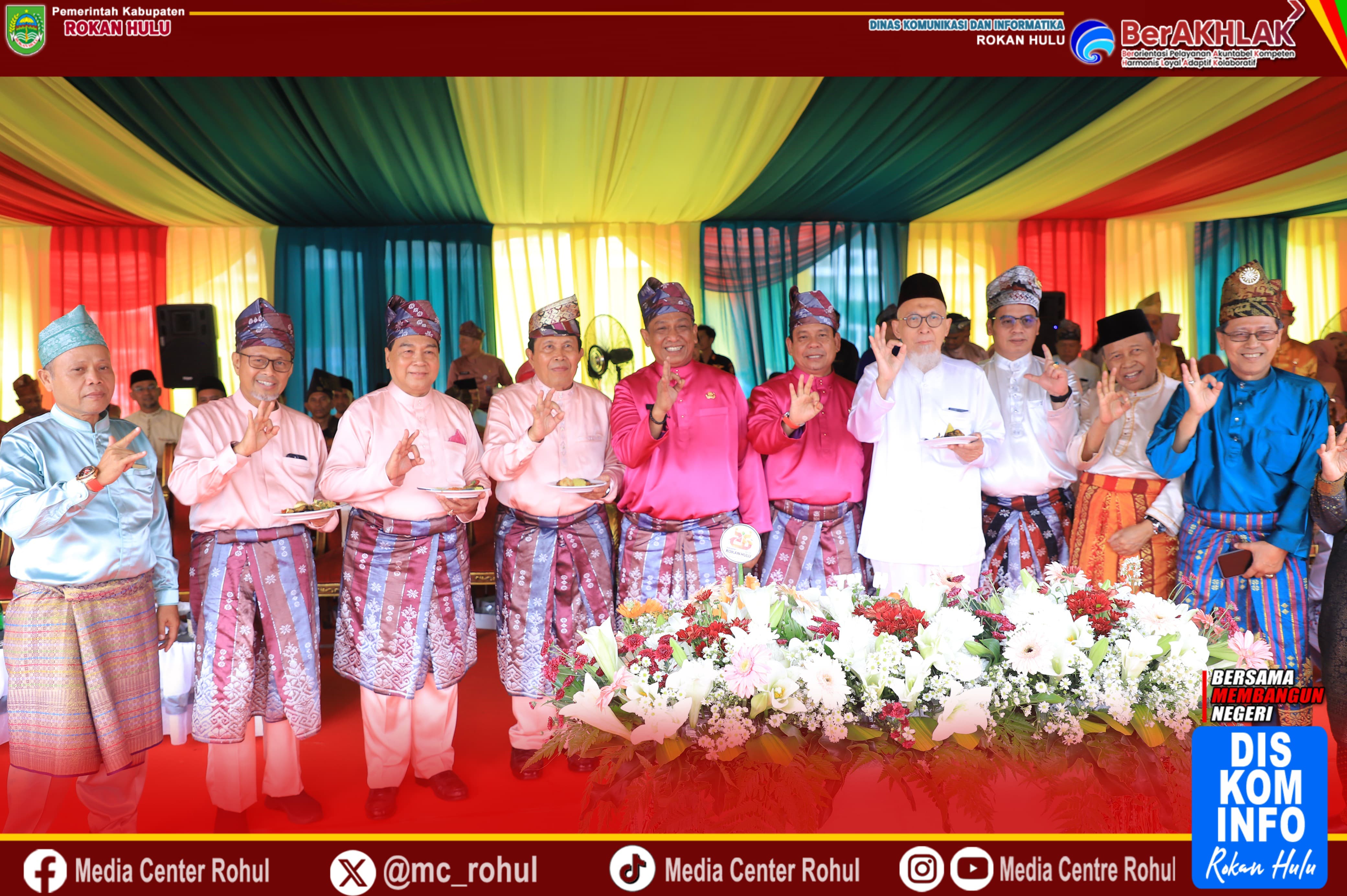 Rintik Hujan Tidak Mengurangi Semangat Kebersamaan Dalam Upacara Peringatan Hari Jadi Kabupetan Rokan Hulu Ke-26