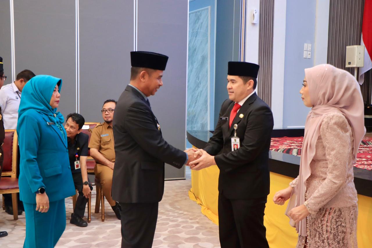 Bupati Ahmad Yuzar Lantik Ardi Mardiansyah Sebagai Pj Sekda Kampar