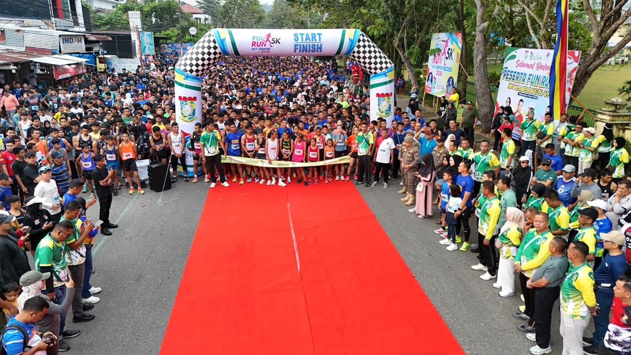 Ribuan Peserta Meriahkan Fun Run 5K HUT ke-76 Kabupaten Kampar