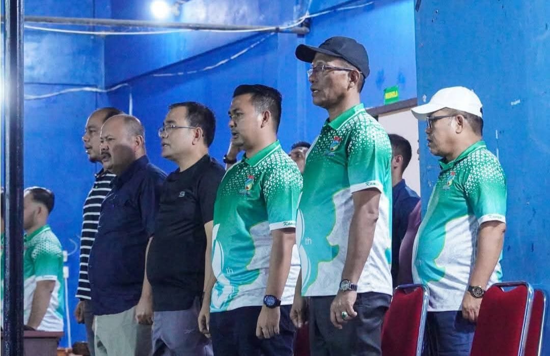 Plt Kadis Dikpora Dampingi Bupati Ahmad Yuzar Buka Turnamen Badminton HUT ke-76 Kampar