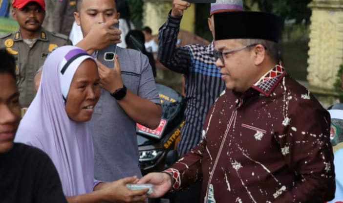 Aksi Berbagi Ramadan, Satpol PP Kampar dan DWP Salurkan 1.000 Paket Takjil