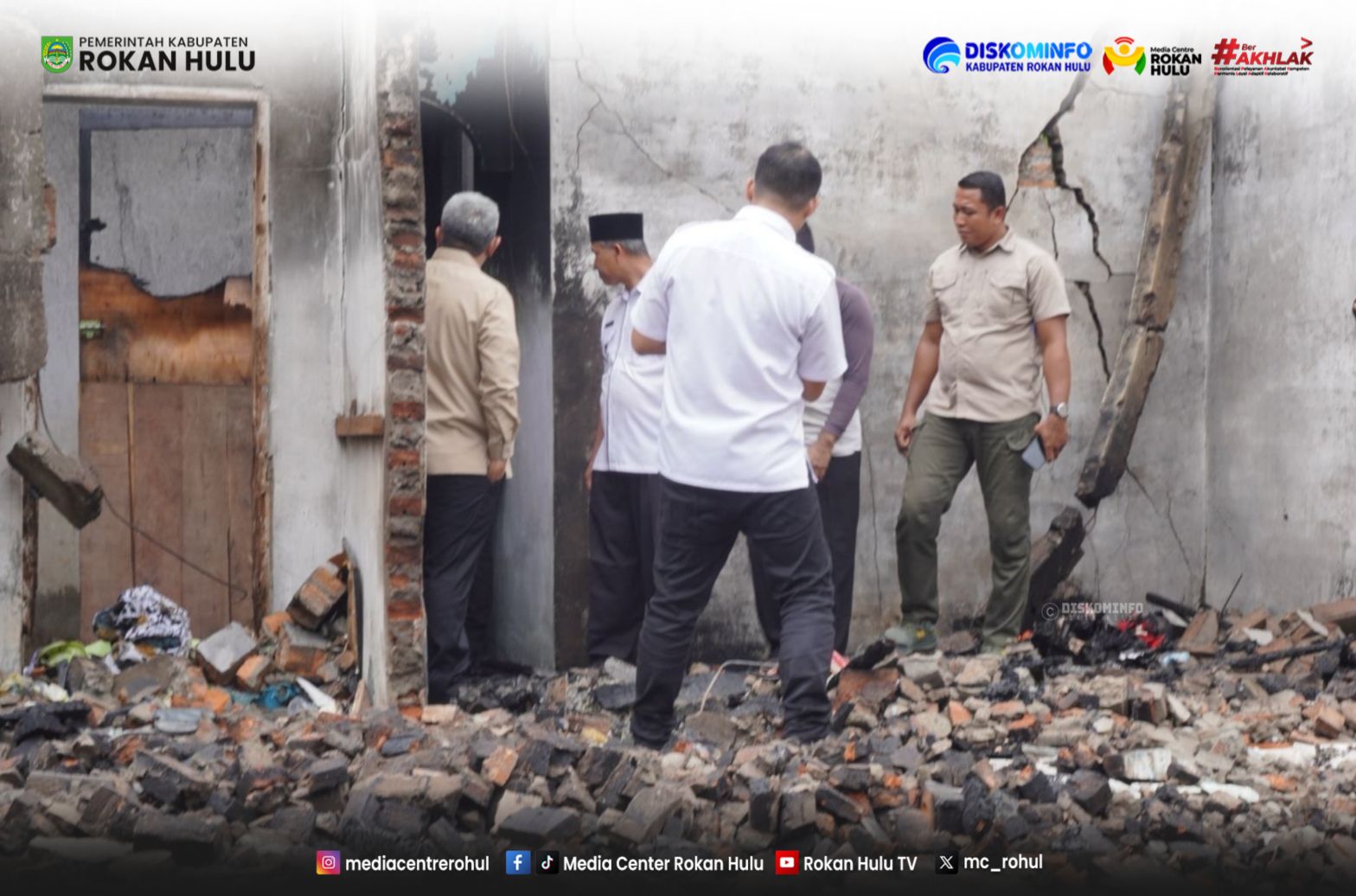 Bupati Anton Janjikan Pembangunan Rumah Korban Kebakaran di Lenggopan