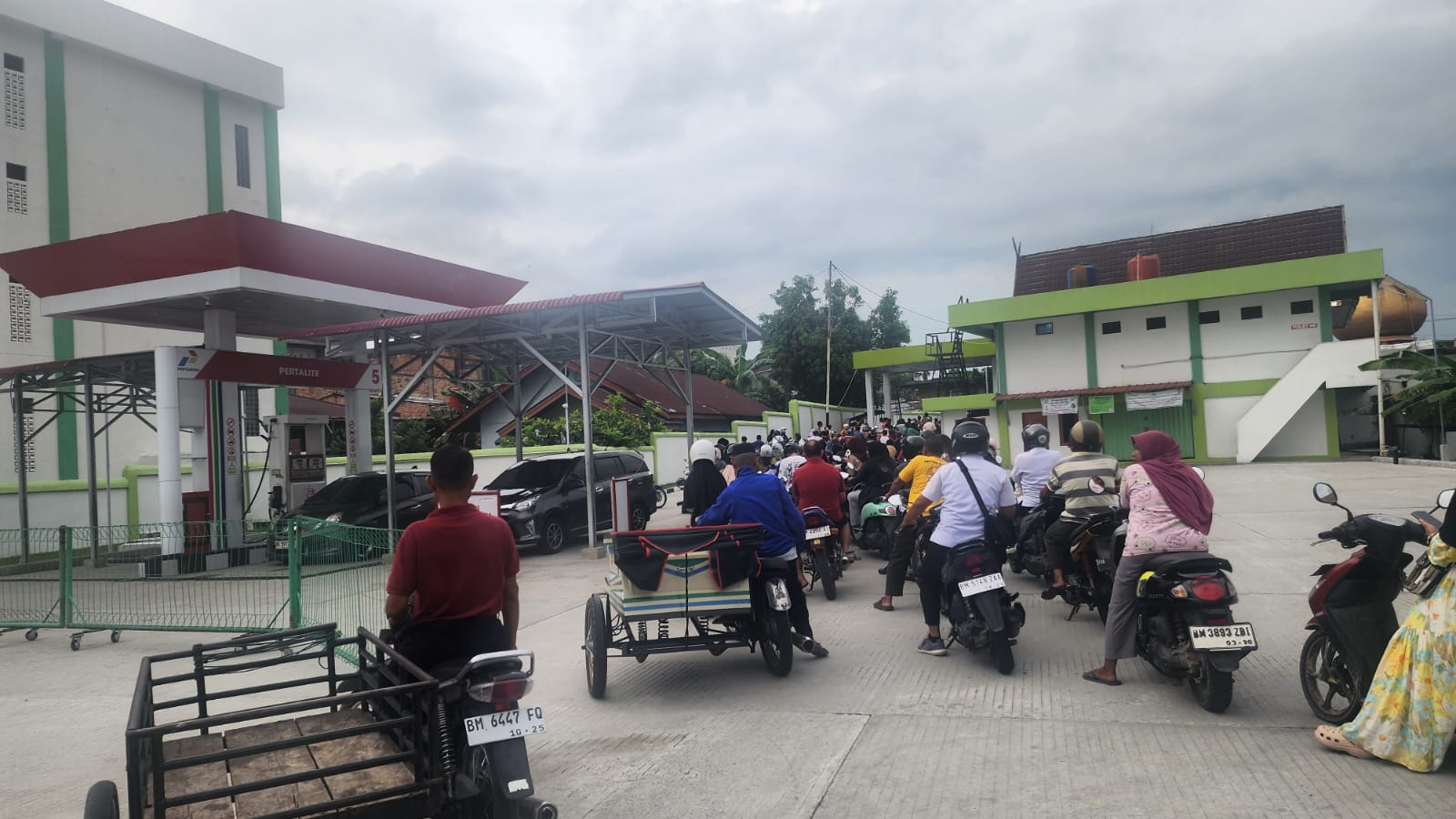 Antrean Mengular, SPBU Bangkinang Kota Minta Tambahan Pasokan BBM ke Pertamina