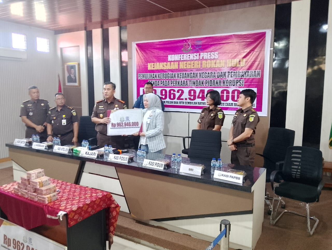 Kejari Rohul Selamatkan Rp862 Juta, Dugaan Korupsi Dana BOS SMAN 1 Ujung Batu Terungkap