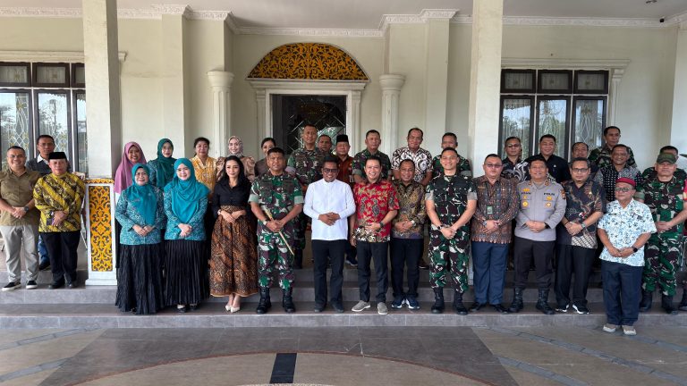 Bupati Pelalawan Zukri Terima Kunjungan Danrem 031/Wira Bima, Bahas Penguatan Sinergi Daerah