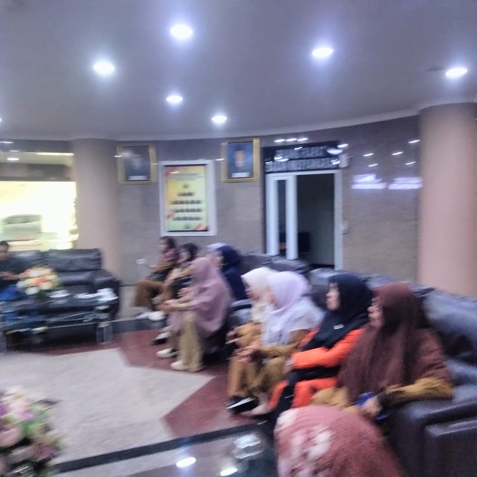Nasib Tak Jelas, Puluhan Guru Bantu Adukan Tunggakan Gaji ke DPRD Kampar