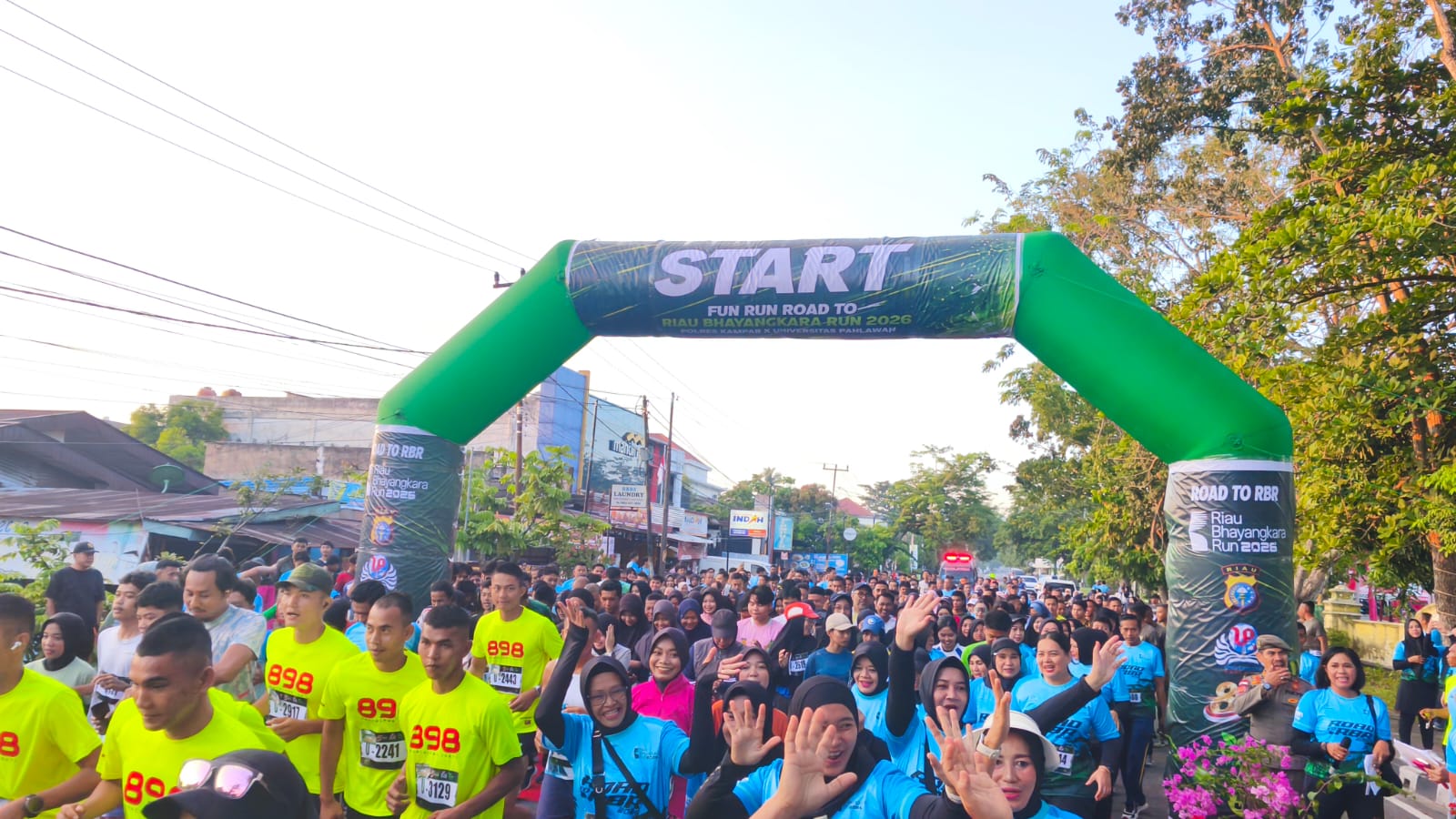 Ribuan Peserta Ikuti Fun Run Road to Riau Bhayangkara Run 2026 di Bangkinang