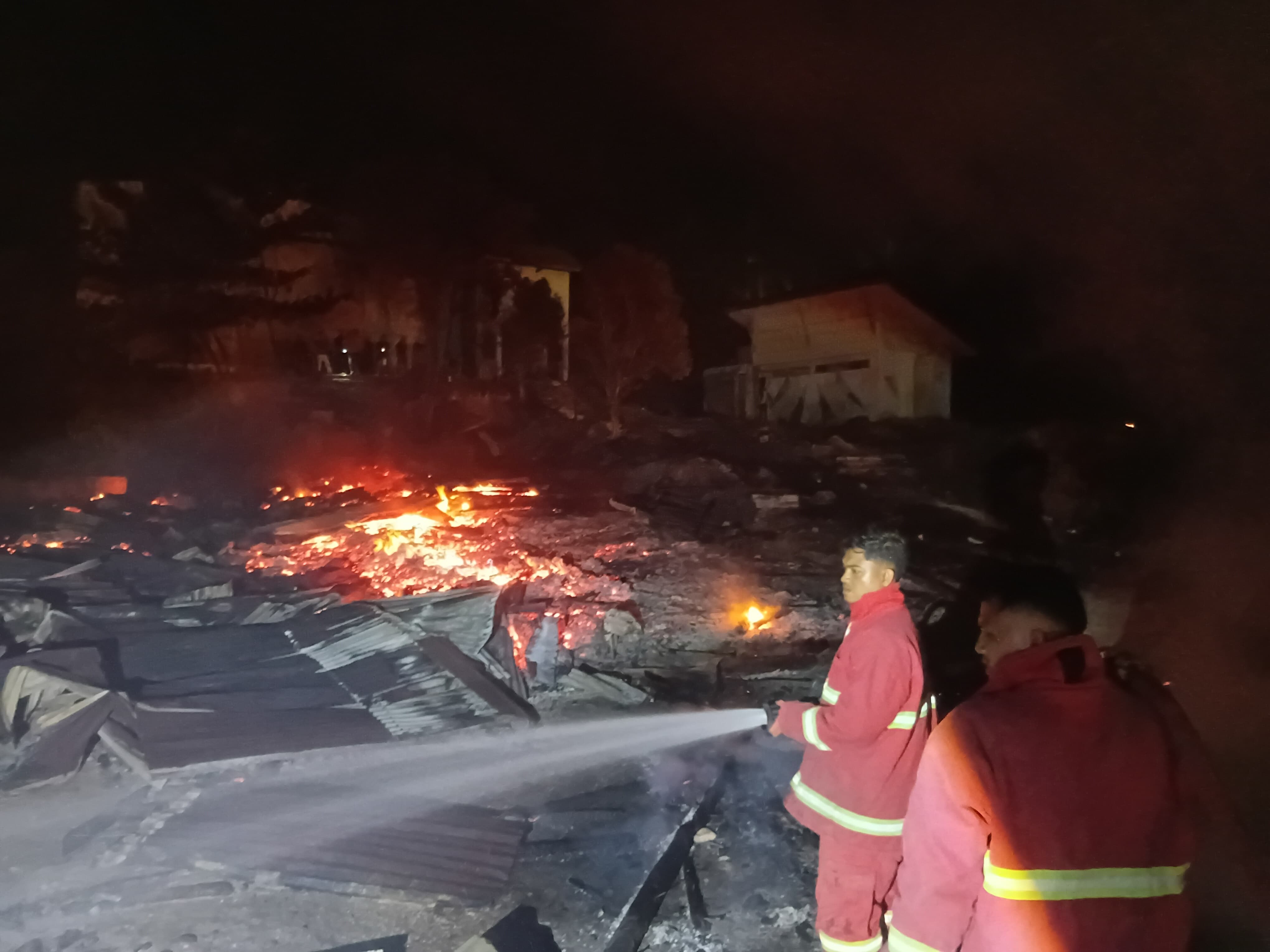 Kobaran Api Hanguskan Asrama Putra Ponpes Syekh Burhanuddin Kuntu