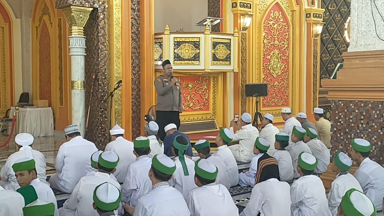 Buka Lahan Jangan Dibakar! Kapolsek Kepenuhan Sosialisasi Karhutla hingga Narkoba Saat Jumat Keliling