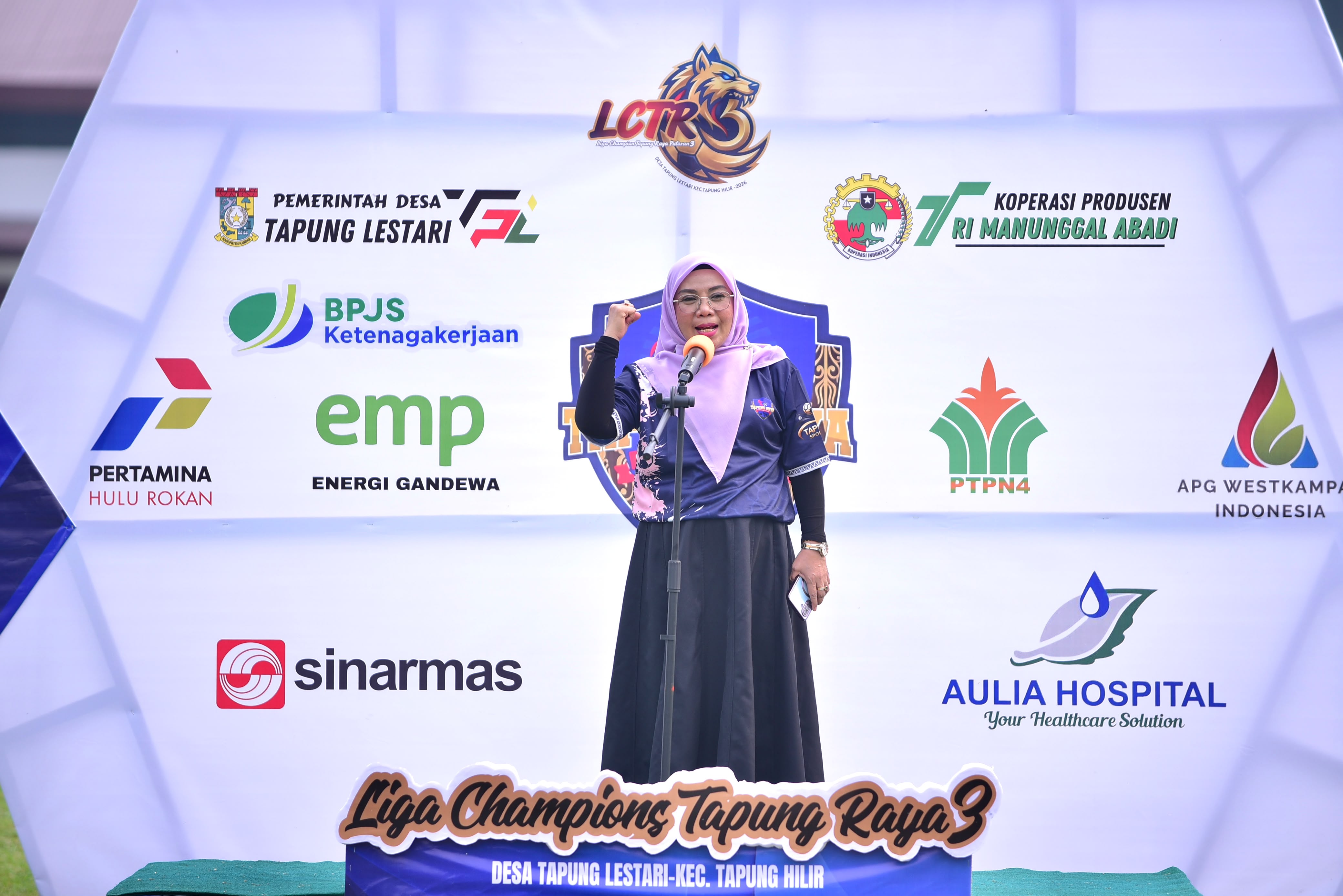 Bukan Cuma Rebutan Trofi! Wabup Misharti Jadikan Liga Champions Se-Tapung Raya Ajang Perekat Persaudaraan